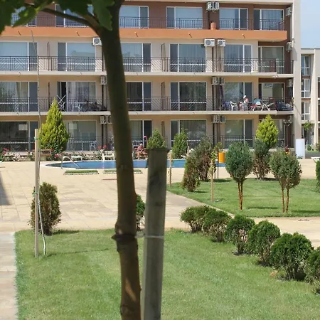 Orchid Fort Garden Apartman *